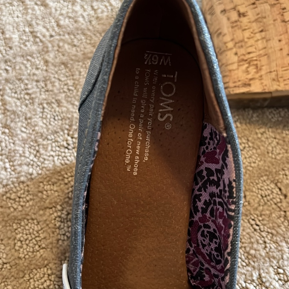 Toms Wedge sandals size 6.5. Denim color with gold sheen. - Picture 4 of 5